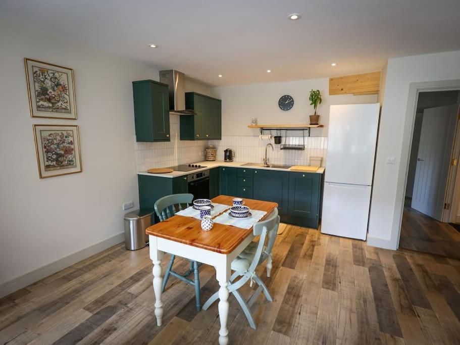 Spacious 1-Bed Apartment With Super King Or Twin In Central Charlbury, Cotswolds Bagian luar foto